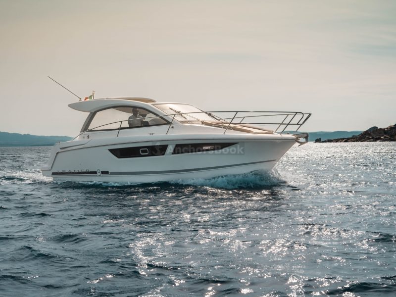 Full Day Boat Rental In Italy - JEANNEAU LEADER 9 HT | AnchorsBook Photo Full Day Boat Rental In Italy - JEANNEAU LEADER 9 HT