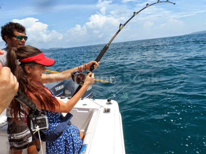 Half-Day 4 Hour Private Cruising and Fishing Tour at Panama Bay | AnchorsBook Photo Half-Day 4 Hour Private Cruising and Fishing Tour at Panama Bay