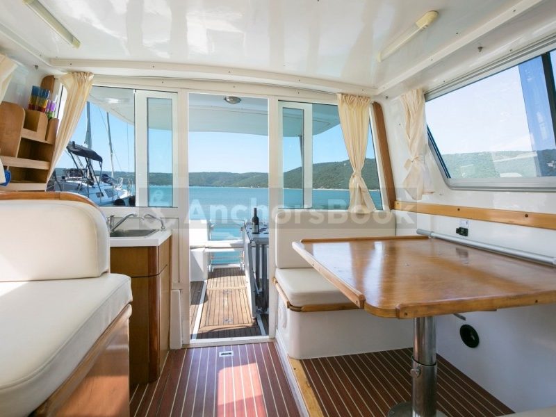 Full Week Yacht Charter In Pula (SAS Vektor Adria 1002) | AnchorsBook Photo Full Week Yacht Charter In Pula (SAS Vektor Adria 1002)