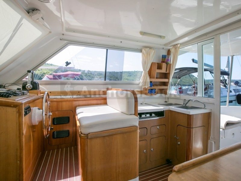 Full Week Yacht Charter In Pula (SAS Vektor Adria 1002) | AnchorsBook Photo Full Week Yacht Charter In Pula (SAS Vektor Adria 1002)