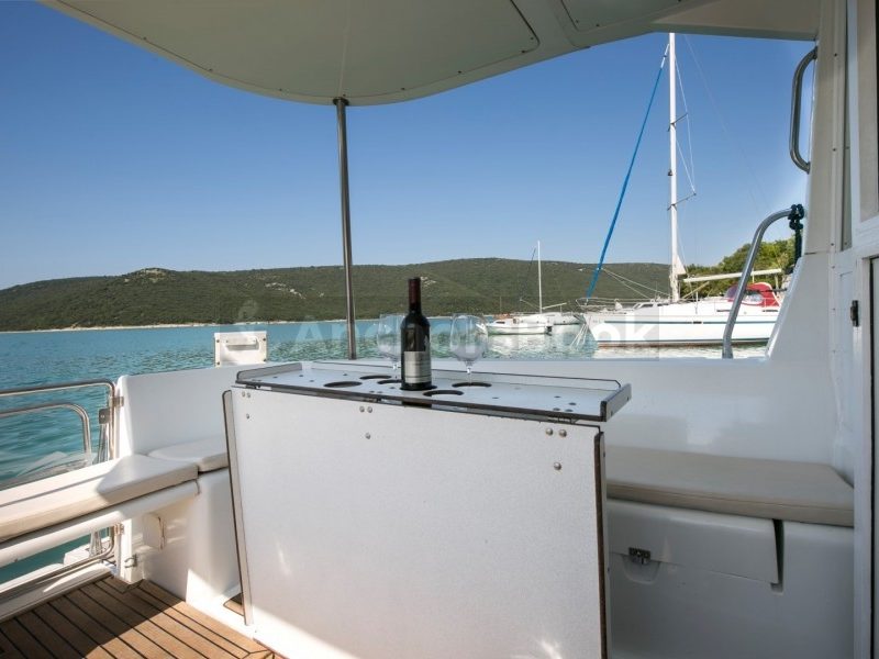 Full Week Yacht Charter In Pula (SAS Vektor Adria 1002) | AnchorsBook Photo Full Week Yacht Charter In Pula (SAS Vektor Adria 1002)