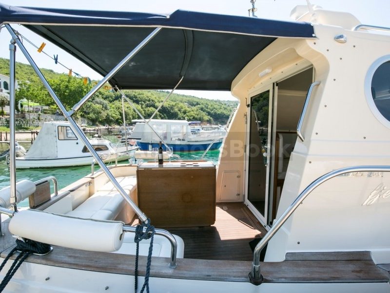 Full Week Yacht Charter In Pula, Croatia (DAMOR 980 Fjera) | AnchorsBook Photo Full Week Yacht Charter In Pula, Croatia (DAMOR 980 Fjera)