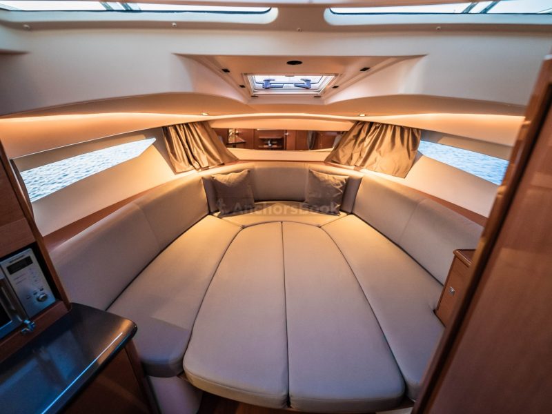Full Day Boat Rental In Italy - JEANNEAU LEADER 9 HT | AnchorsBook Photo Full Day Boat Rental In Italy - JEANNEAU LEADER 9 HT