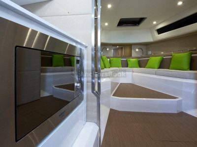 Pershing 33ft - 7 Hour Yacht Charter on the Amalfi Coast | AnchorsBook Photo Full Day Yacht Charter In Italy - EVO 43 R4 WA