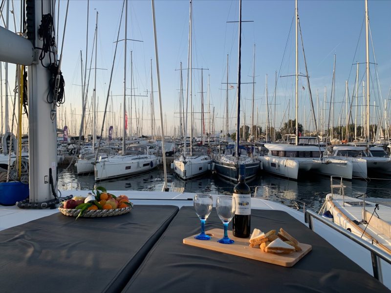 CATAMARAN Lagoon 450F, Catamaran Lagoon 42 - Full Week Luxury Charter | AnchorsBook Photo CATAMARAN Lagoon 450F, Catamaran Lagoon 42 - Full Week Luxury Charter