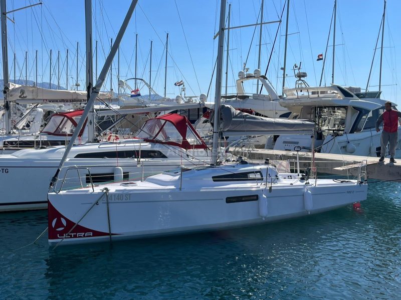 First 27 Beneteau - Suferina - Full Week Charter In Split, Croatia | AnchorsBook Photo First 27 Beneteau - Suferina - Full Week Charter In Split, Croatia