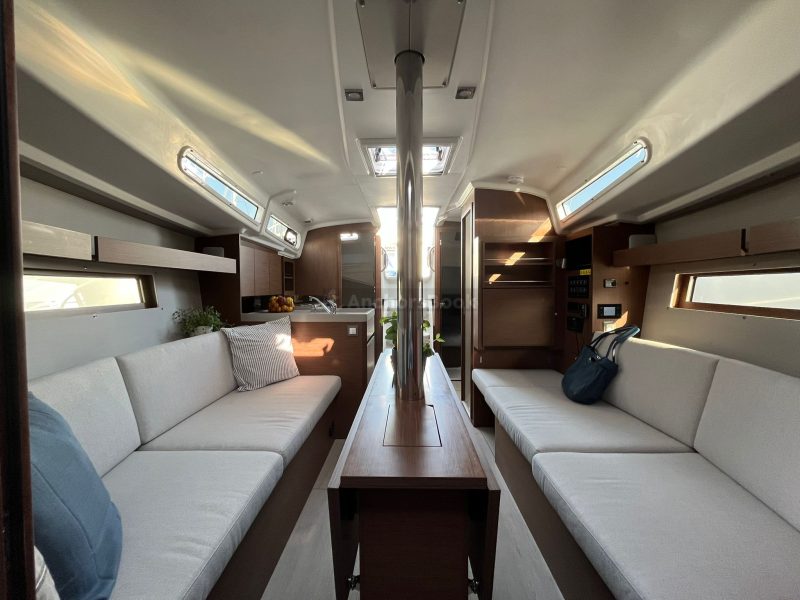 Oceanis 34.1 Beneteau - Rookie - Full Week Charter In Split, Croatia | AnchorsBook Photo Oceanis 34.1 Beneteau - Rookie - Full Week Charter In Split, Croatia