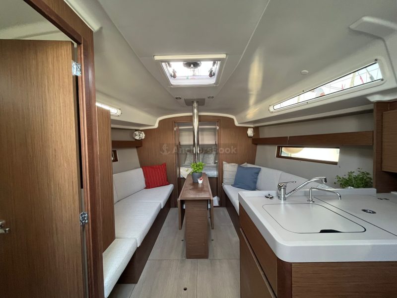 Oceanis 34.1 Beneteau - Rookie - Full Week Charter In Split, Croatia | AnchorsBook Photo Oceanis 34.1 Beneteau - Rookie - Full Week Charter In Split, Croatia