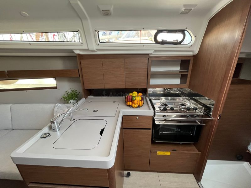 Oceanis 34.1 Beneteau - Rookie - Full Week Charter In Split, Croatia | AnchorsBook Photo Oceanis 34.1 Beneteau - Rookie - Full Week Charter In Split, Croatia