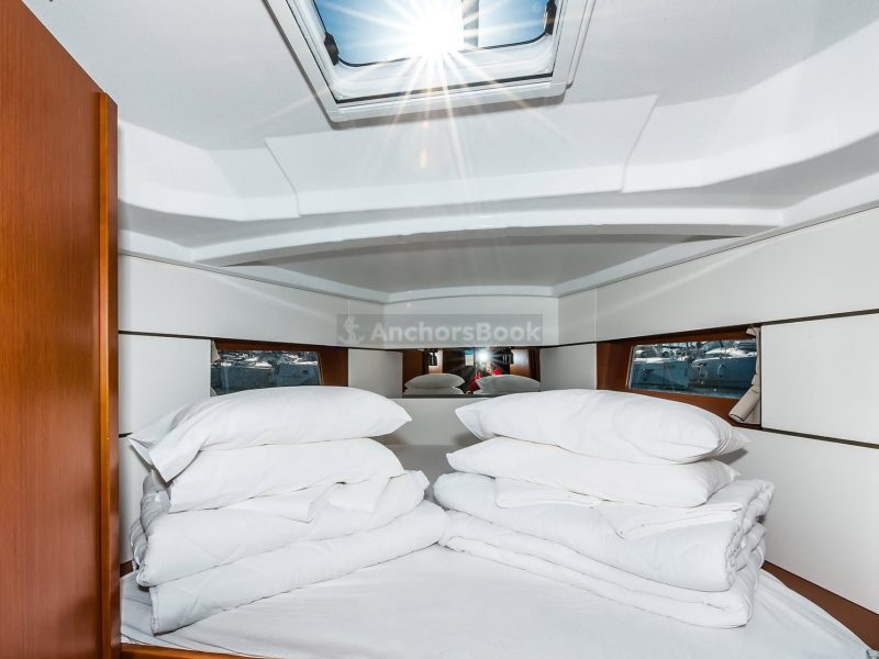Oceanis 38.1 Beneteau - Sailor Jupiter - Full Week Charter In Pula, Croatia | AnchorsBook Photo Oceanis 38.1 Beneteau - Sailor Jupiter - Full Week Charter In Pula, Croatia