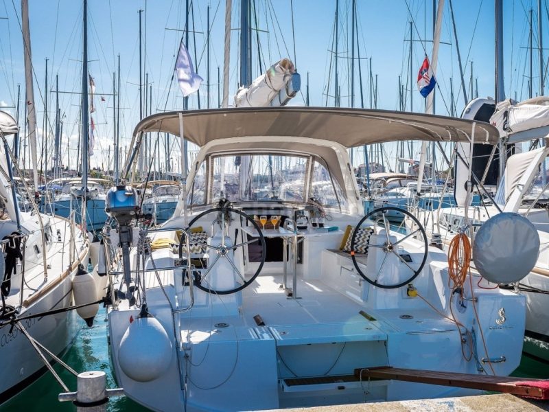 Oceanis 38.1 Beneteau - Sailor Mercury - Full Week Charter In Split, Croatia | AnchorsBook Photo Oceanis 38.1 Beneteau - Sailor Mercury - Full Week Charter In Split, Croatia