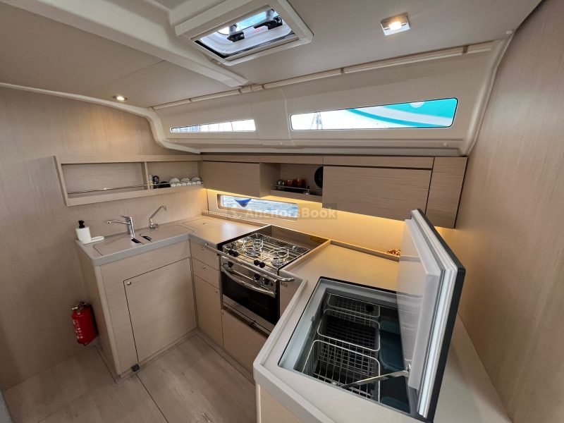 Oceanis 40.1 - Beneteau - Cosmic Dancer - Full Week Charter In Split, Croatia | AnchorsBook Photo Oceanis 40.1 - Beneteau - Cosmic Dancer - Full Week Charter In Split, Croatia