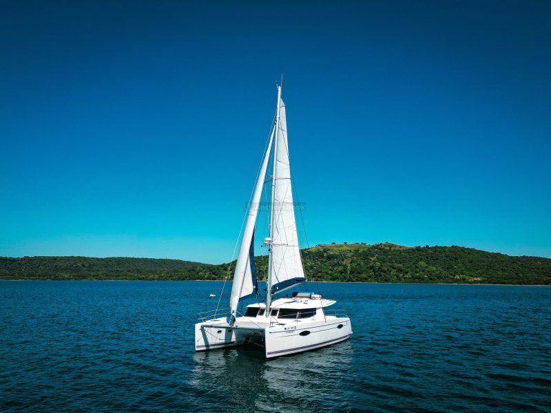 Fountaine Pajot Helia 44ft | AnchorsBook Photo Fountaine Pajot Helia 44ft
