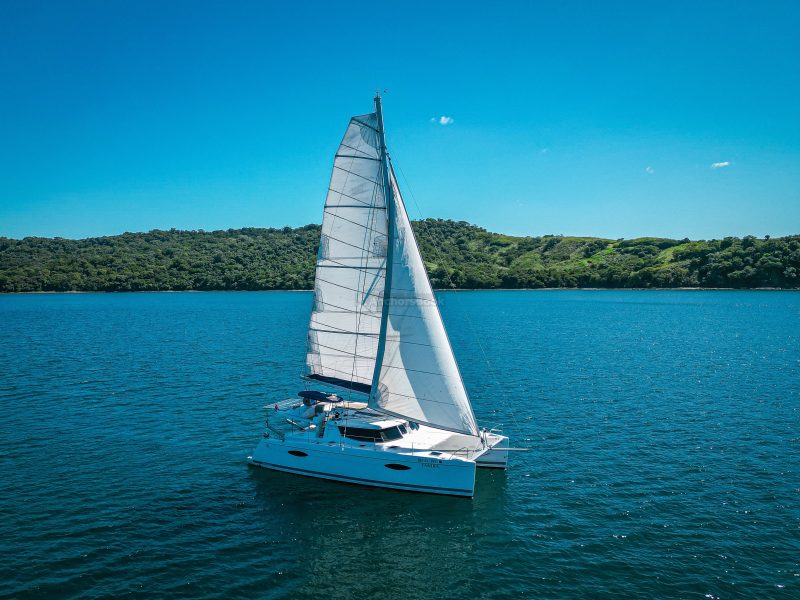 Fountaine Pajot Helia 44ft | AnchorsBook Photo Fountaine Pajot Helia 44ft