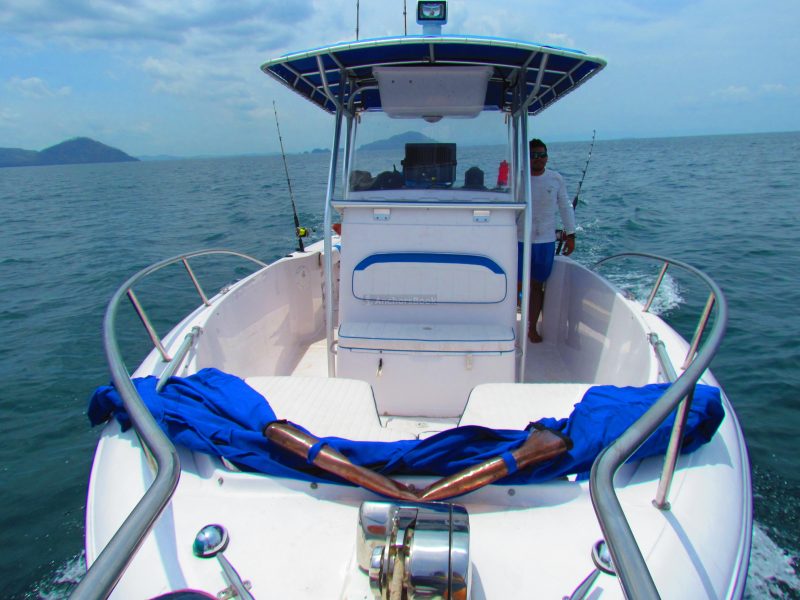Half-Day 4 Hour Private Cruising and Fishing Tour at Panama Bay | AnchorsBook Photo Half-Day 4 Hour Private Cruising and Fishing Tour at Panama Bay