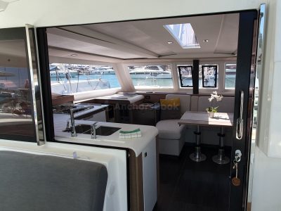 Sun Odyssey 440 - Tethys - 2019 | AnchorsBook Photo Isla 40 Catamaran - Sailor Venus - Full Week Charter In Dubrovnik