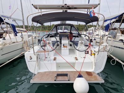 AnchorsBook Fleet: Dubai Party Yacht Rental – Regal 33ft (8 PAX) | AnchorsBook Photo Beneteau Oceanis 34.1 Full Week Charter - In Medulin, Croatia