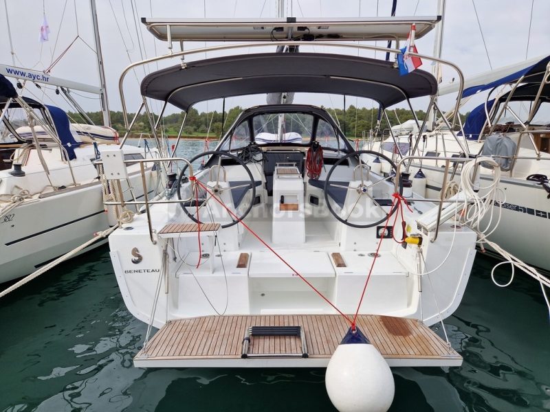 Beneteau Oceanis 34.1 Full Week Charter - In Medulin, Croatia | AnchorsBook Photo Beneteau Oceanis 34.1 Full Week Charter - In Medulin, Croatia