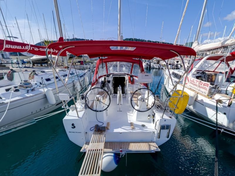 Oceanis 30.1 Beneteau - Mobula Zero - Full Week Charter In Split, Croatia | AnchorsBook Photo Oceanis 30.1 Beneteau - Mobula Zero - Full Week Charter In Split, Croatia