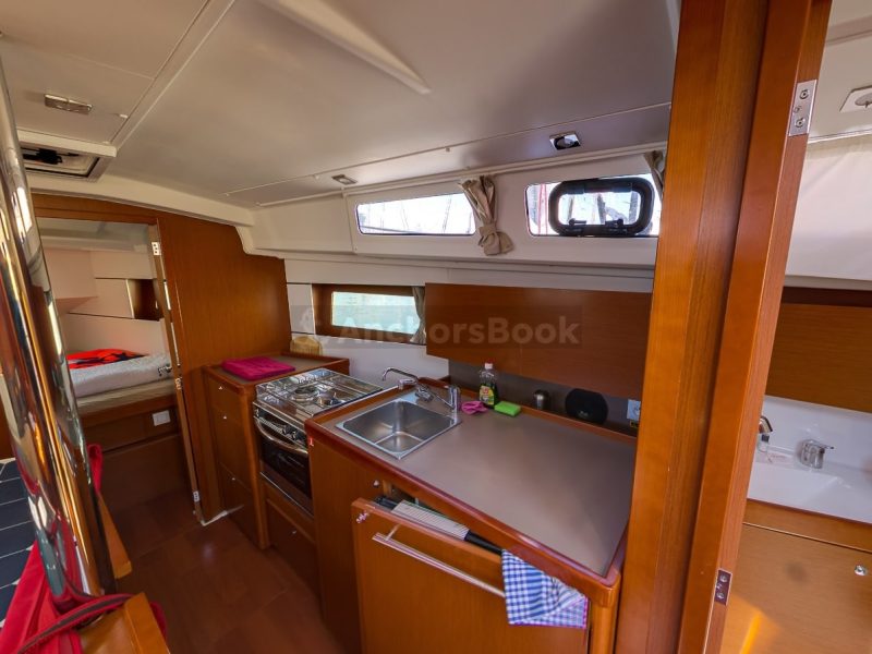 Oceanis 35.1 Beneteau - Lampuga - Full Week Charter In Split, Croatia | AnchorsBook Photo Oceanis 35.1 Beneteau - Lampuga - Full Week Charter In Split, Croatia
