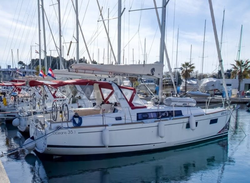 Oceanis 35.1 Beneteau - Lampuga - Full Week Charter In Split, Croatia | AnchorsBook Photo Oceanis 35.1 Beneteau - Lampuga - Full Week Charter In Split, Croatia