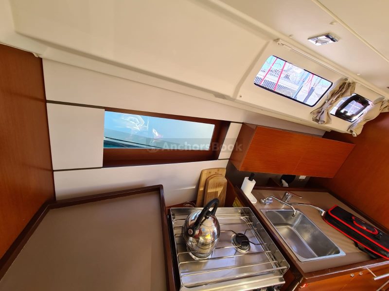 Oceanis 35.1 Beneteau - Lampuga - Full Week Charter In Split, Croatia | AnchorsBook Photo Oceanis 35.1 Beneteau - Lampuga - Full Week Charter In Split, Croatia