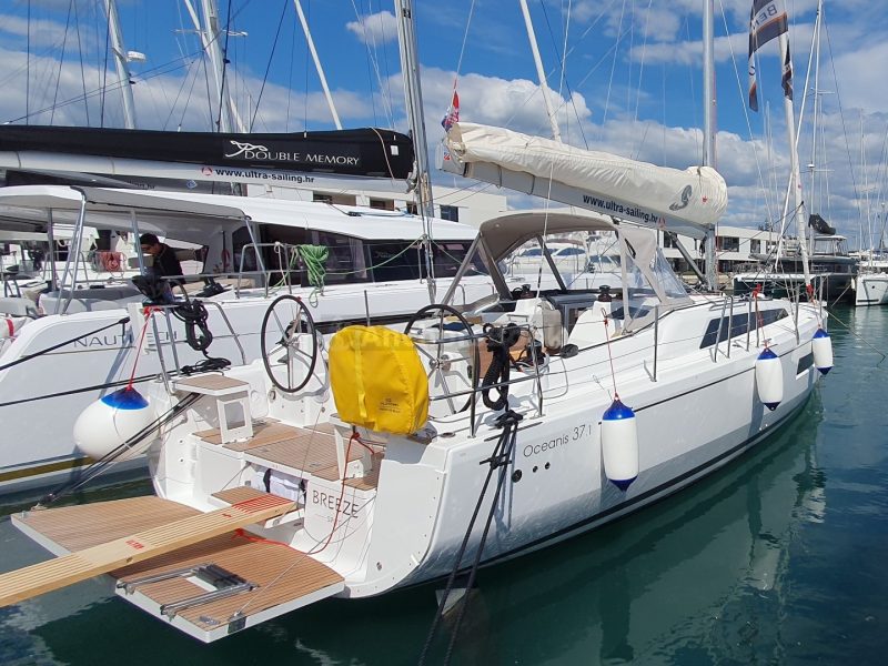 Oceanis 37.1 Beneteau - Breeze - Full Week Charter In Split, Croatia | AnchorsBook Photo Oceanis 37.1 Beneteau - Breeze - Full Week Charter In Split, Croatia