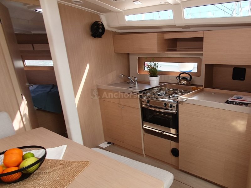 Oceanis 37.1 Beneteau - Breeze - Full Week Charter In Split, Croatia | AnchorsBook Photo Oceanis 37.1 Beneteau - Breeze - Full Week Charter In Split, Croatia