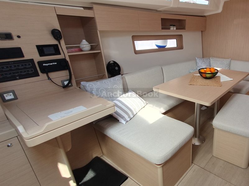 Oceanis 37.1 Beneteau - Breeze - Full Week Charter In Split, Croatia | AnchorsBook Photo Oceanis 37.1 Beneteau - Breeze - Full Week Charter In Split, Croatia
