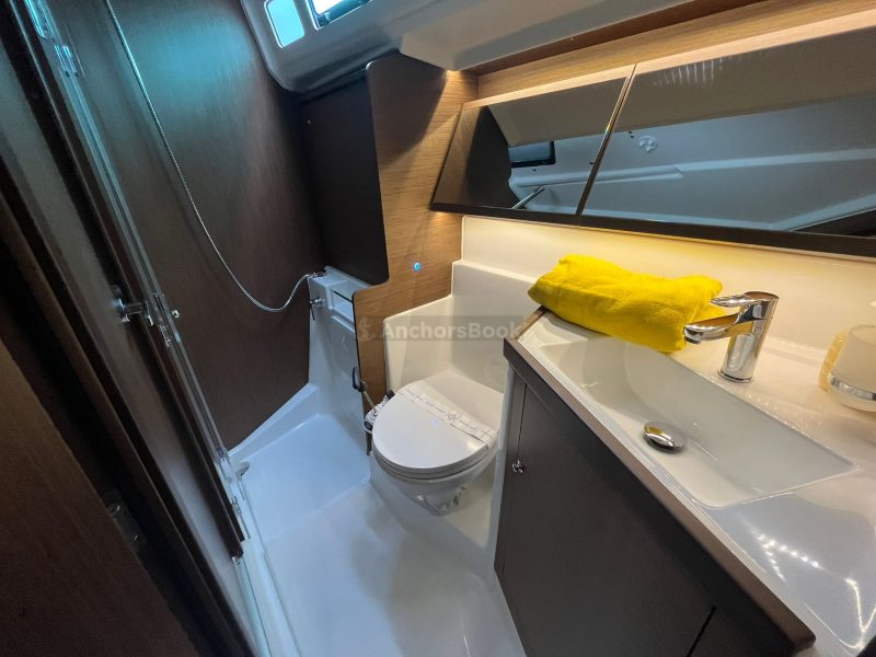 Oceanis 40.1 - Beneteau - Bibi One - Full Week Charter In Split, Croatia | AnchorsBook Photo Oceanis 40.1 - Beneteau - Bibi One - Full Week Charter In Split, Croatia