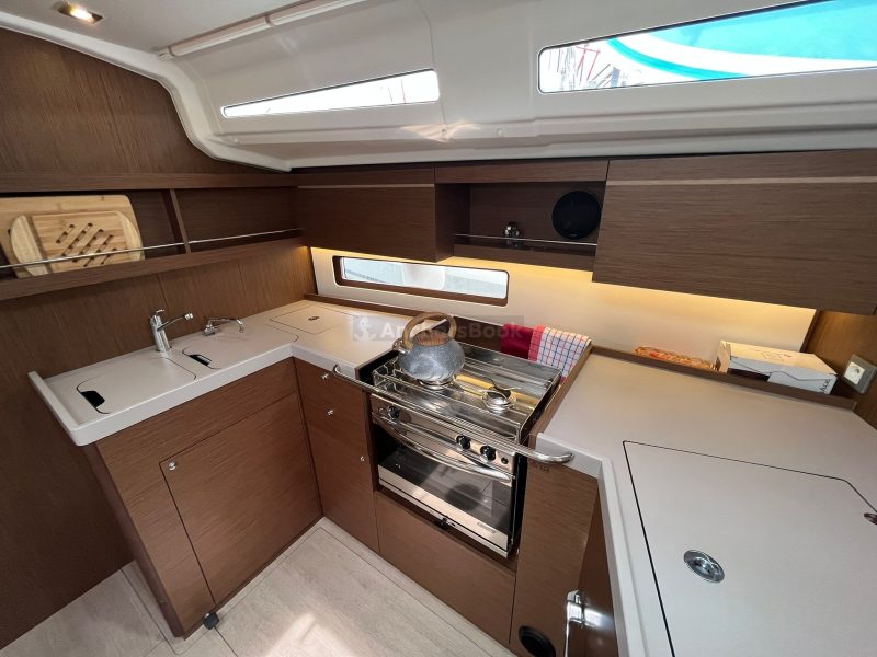 Oceanis 40.1 - Beneteau - Bibi One - Full Week Charter In Split, Croatia | AnchorsBook Photo Oceanis 40.1 - Beneteau - Bibi One - Full Week Charter In Split, Croatia