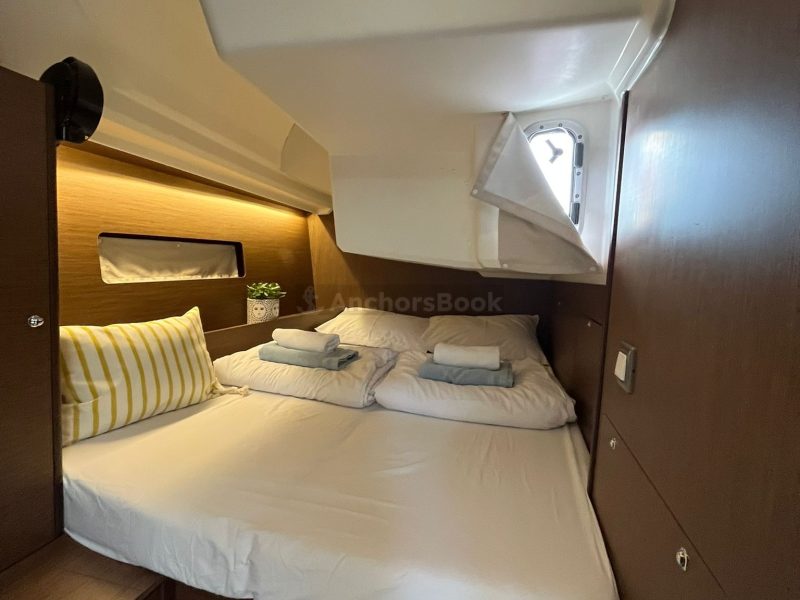 Oceanis 40.1 Beneteau - Kobe - Full Week Charter In Pula, Croatia | AnchorsBook Photo Oceanis 40.1 Beneteau - Kobe - Full Week Charter In Pula, Croatia