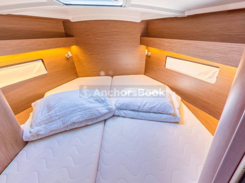 Oceanis 40.1 - Beneteau - Starlight - Full Week Charter In Pula, Croatia | AnchorsBook Photo Oceanis 40.1 - Beneteau - Starlight - Full Week Charter In Pula, Croatia