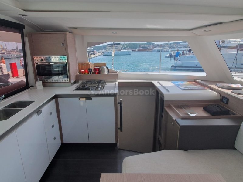 Isla 40 Catamaran - Sailor Venus - Full Week Charter In Dubrovnik | AnchorsBook Photo Isla 40 Catamaran - Sailor Venus - Full Week Charter In Dubrovnik