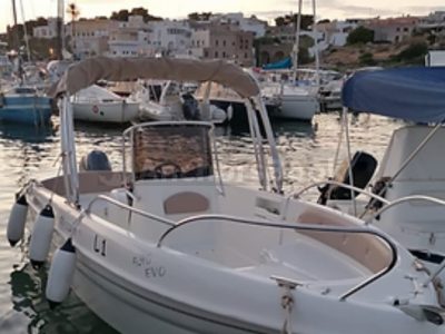 Pershing 33ft - 7 Hour Yacht Charter on the Amalfi Coast | AnchorsBook Photo Motor boat rental - Half Day (4 hours) - Speedy 5.90 evo