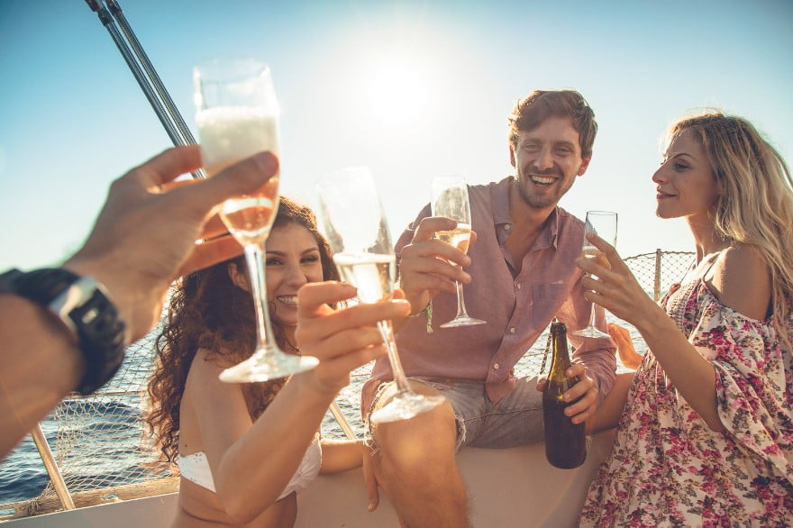 Alcohol On A Yacht In Dubai | AnchorsBook Photo Alcohol On A Yacht In Dubai | AnchorsBook.com