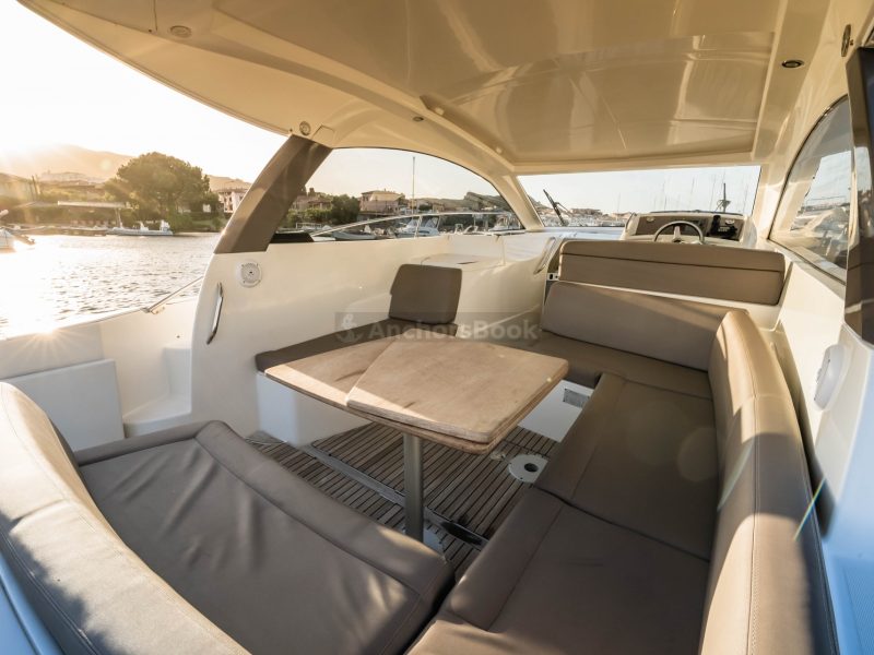 Full Day Boat Rental In Italy - JEANNEAU LEADER 9 HT | AnchorsBook Photo Full Day Boat Rental In Italy - JEANNEAU LEADER 9 HT