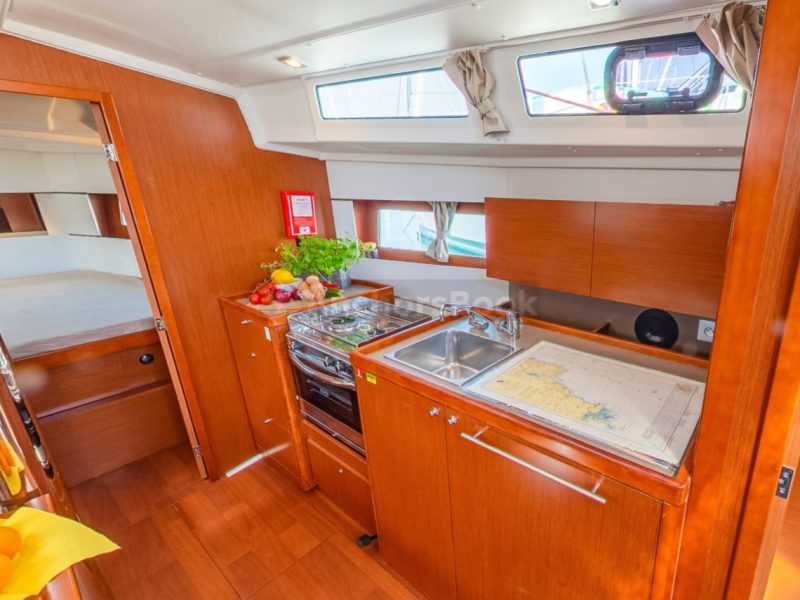 Oceanis 38.1 Beneteau - Sailor Jupiter - Full Week Charter In Pula, Croatia | AnchorsBook Photo Oceanis 38.1 Beneteau - Sailor Jupiter - Full Week Charter In Pula, Croatia
