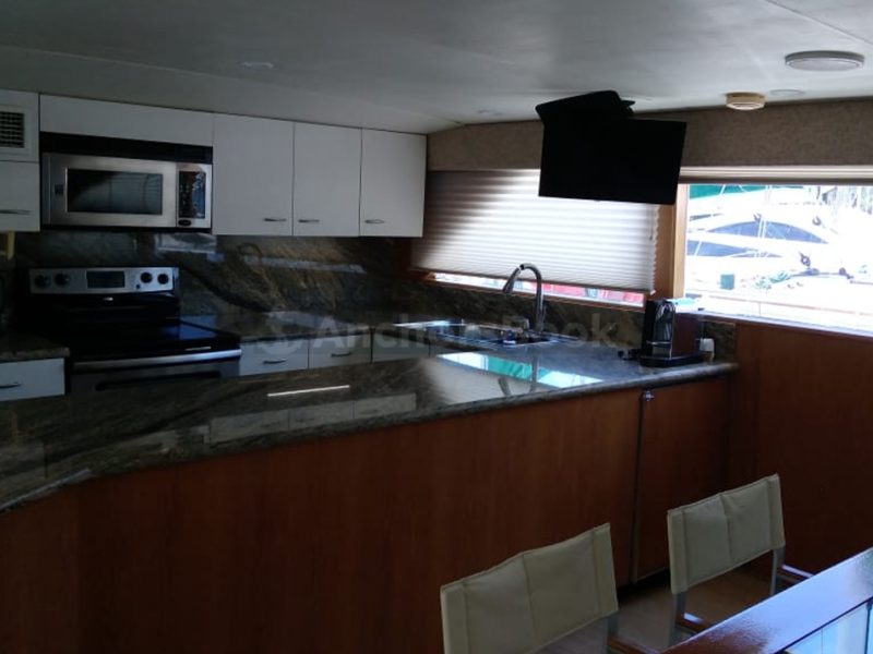 Luxury Yacht Rental In Puerto Vallarta, Jalisco | Amixtli | AnchorsBook Photo Luxury Yacht Rental In Puerto Vallarta, Jalisco | Amixtli