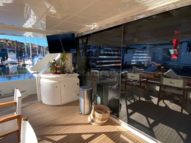 Luxury Yacht Rental In Puerto Vallarta, Jalisco | Azimut 85 | AnchorsBook Photo Luxury Yacht Rental In Puerto Vallarta, Jalisco | Azimut 85