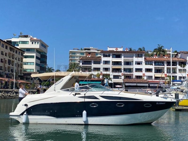 Luxury Yacht Rental In Puerto Vallarta, Jalisco | Bayliner 32 | AnchorsBook Photo Luxury Yacht Rental In Puerto Vallarta, Jalisco | Bayliner 32