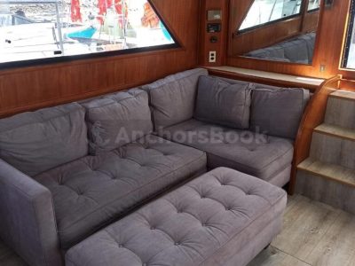 Beautiful SeaRay 34 | AnchorsBook Photo Luxury Yacht Rental In Puerto Vallarta, Jalisco | Carver 50