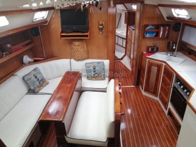 Beautiful SeaRay 34 | AnchorsBook Photo Luxury Sailboat Rental In Puerto Vallarta, Jalisco | Catalina 42