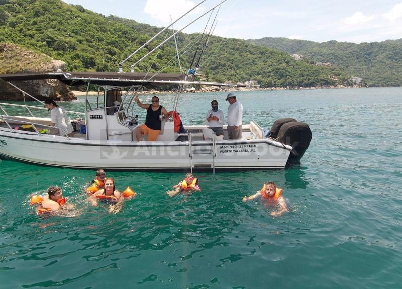 Fishing Boat Rental In Puerto Vallarta, Jalisco | Center Console 30 | AnchorsBook Photo Fishing Boat Rental In Puerto Vallarta, Jalisco | Center Console 30