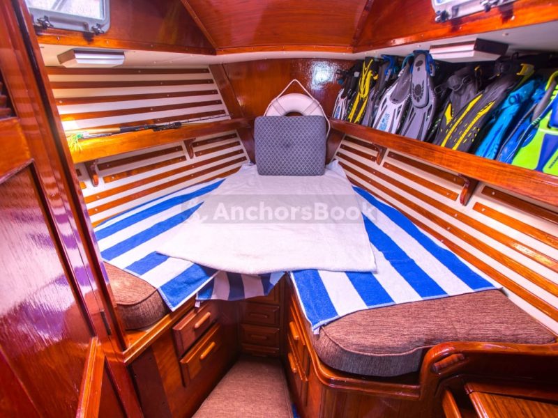 Luxury Sailboat Rental In Puerto Vallarta, Jalisco | Endevour 38 | AnchorsBook Photo Luxury Sailboat Rental In Puerto Vallarta, Jalisco | Endevour 38