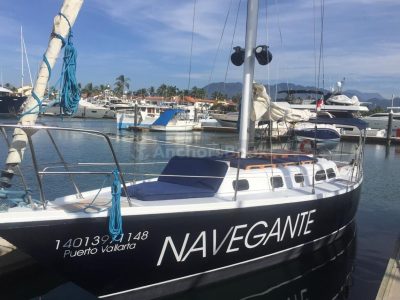 Beautiful SeaRay 34 | AnchorsBook Photo Luxury Sailboat Rental In Puerto Vallarta, Jalisco | Ericson 35