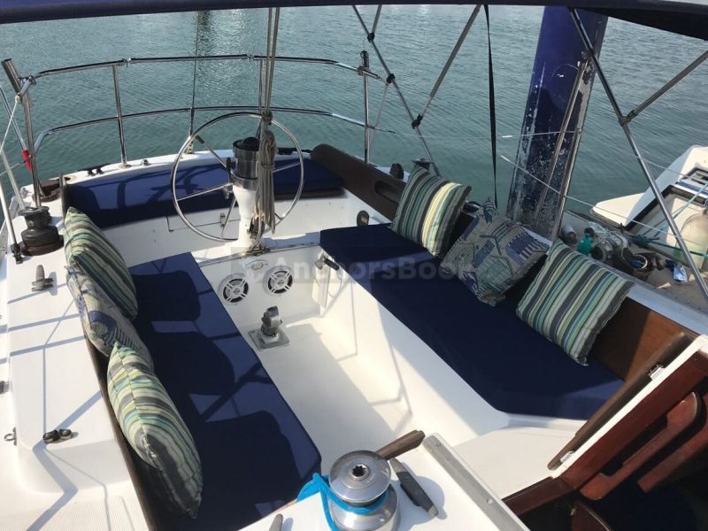 Luxury Sailboat Rental In Puerto Vallarta, Jalisco | Ericson 35 | AnchorsBook Photo Luxury Sailboat Rental In Puerto Vallarta, Jalisco | Ericson 35