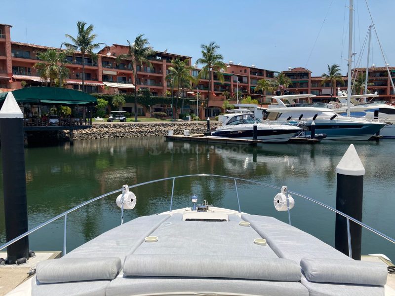 Beautiful SeaRay 34 | AnchorsBook Photo Beautiful SeaRay 34