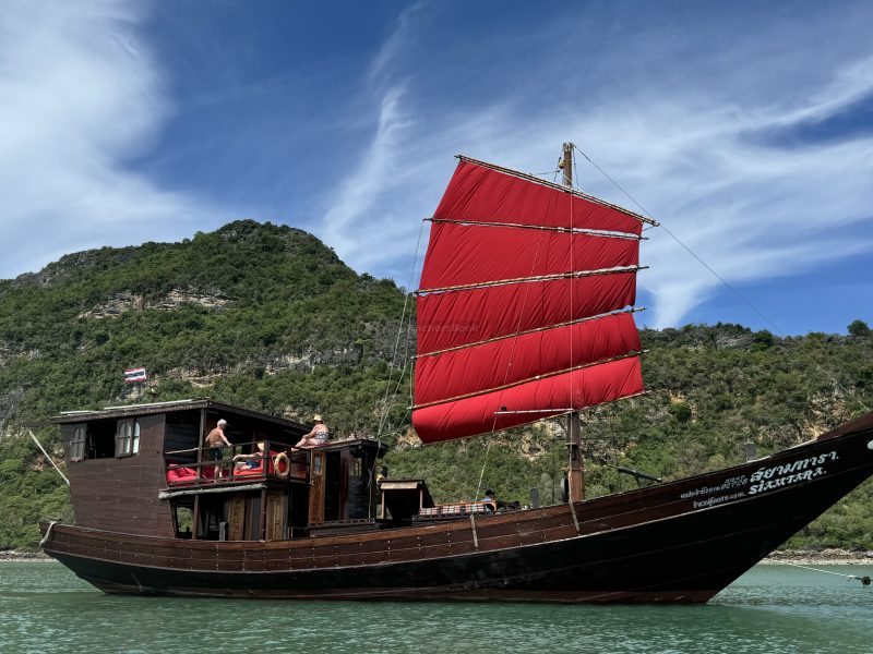 Full Day Sam Roi Yacht Tour | AnchorsBook Photo Full Day Sam Roi Yacht Tour