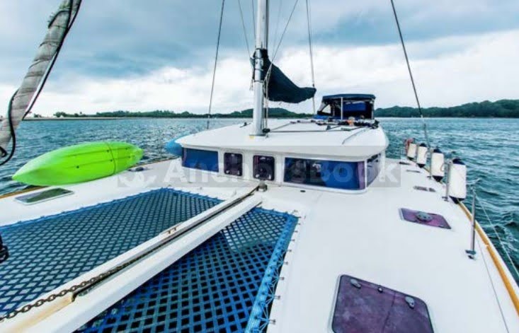 4 Hour Private Yacht Charter to Lazarus Island - SunRise 40ft | With Food, BBQ, Drinks, Watersports & Fishing | AnchorsBook Photo 4 Hour Private Yacht Charter to Lazarus Island - SunRise 40ft | With Food, BBQ, Drinks, Watersports & Fishing